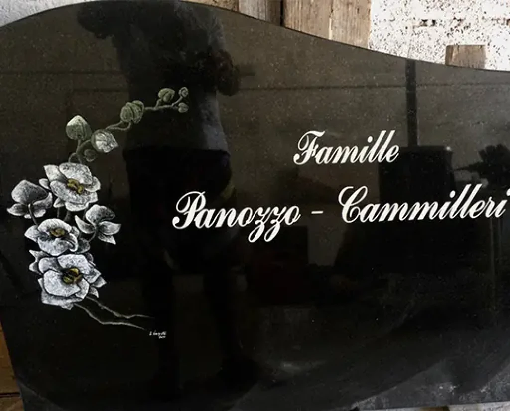 Plaque funéraire personnalisable Bordeaux : des créations qui reflètent l'amour et le respect